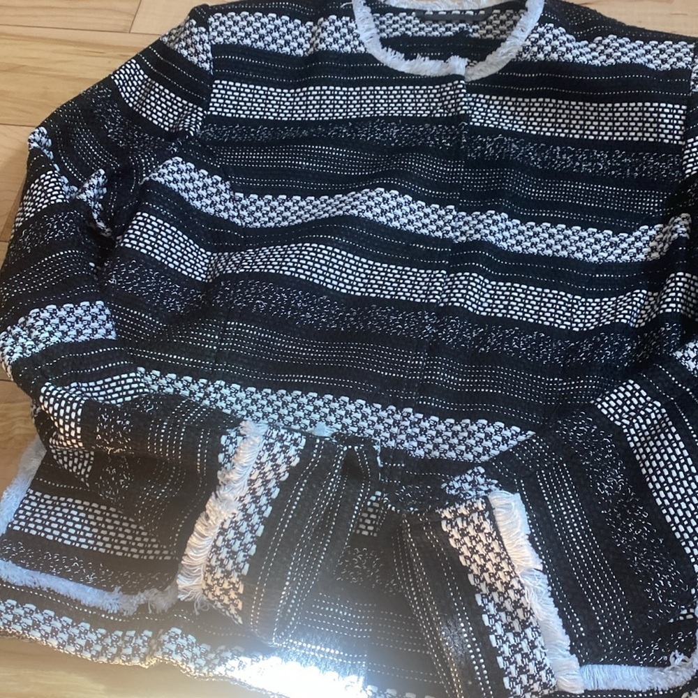 AirField Striped Black and White Blazer - Picture 17 of 17
